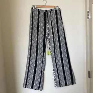 Black & Ivory Bold Print Bohemian Style Pants Size M